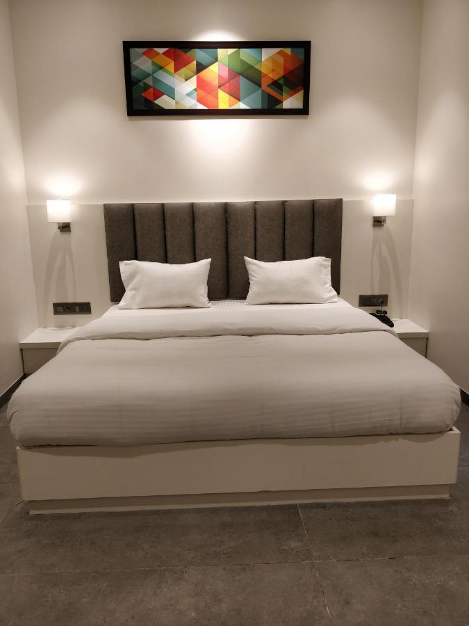 נאסיק Hotel My Home Residency מראה חיצוני תמונה