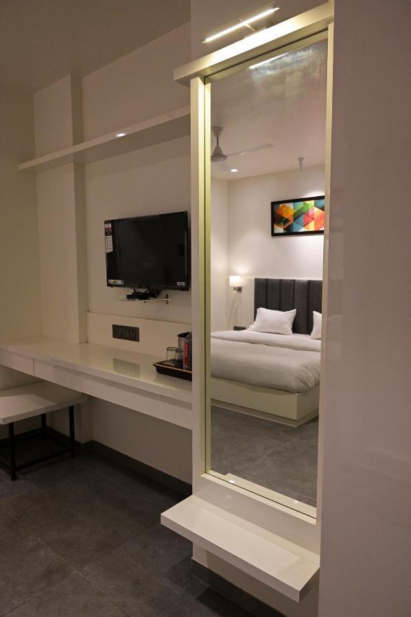 נאסיק Hotel My Home Residency מראה חיצוני תמונה